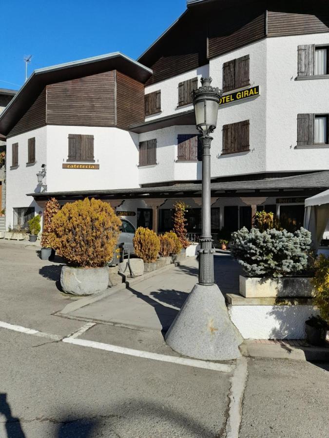 Hotel Giral Biescas  Exterior photo
